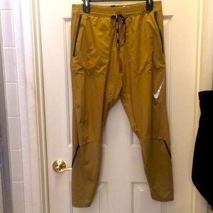 Women Nike Dri fit Lightweight joggers large